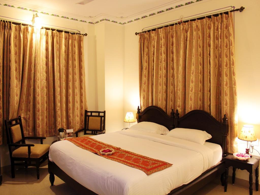 Hotel Mahima Palace Udaipur Esterno foto