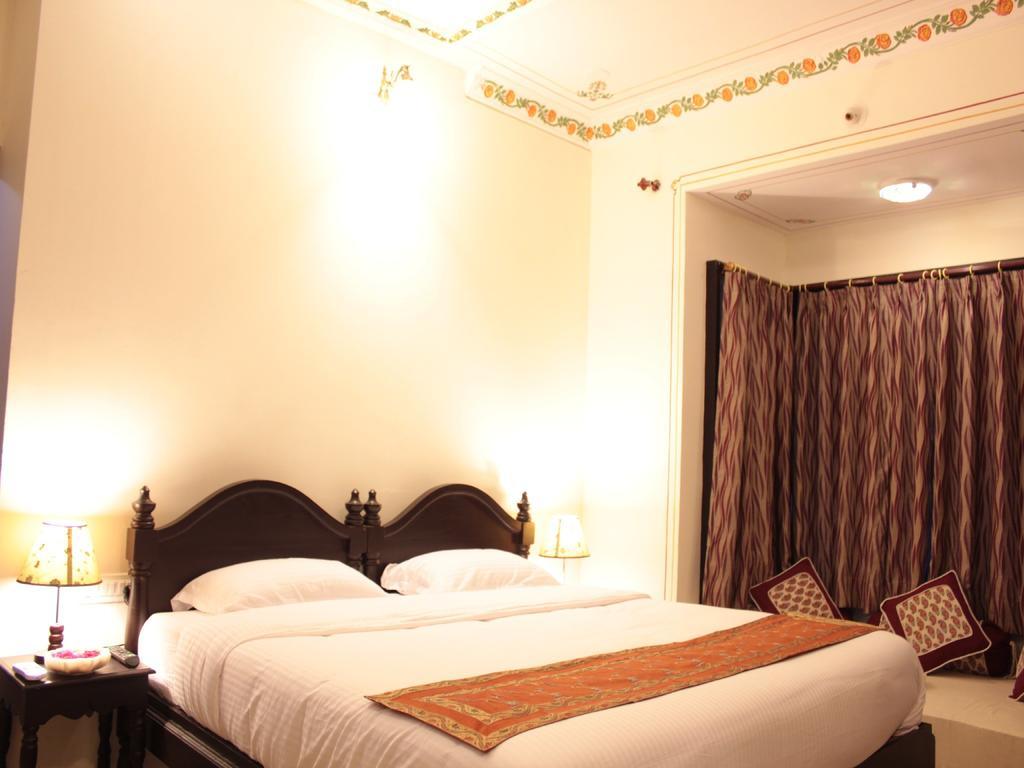 Hotel Mahima Palace Udaipur Esterno foto
