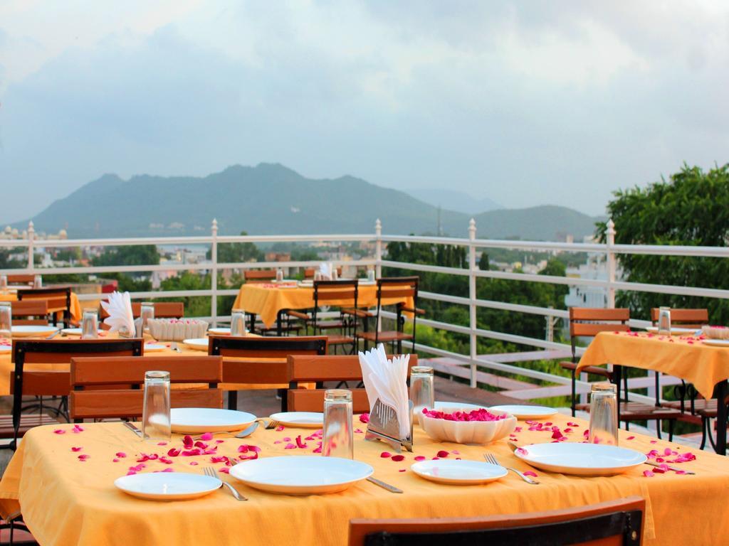 Hotel Mahima Palace Udaipur Esterno foto